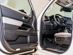 2023 Toyota Sequoia 3.5T, белый — фото 7