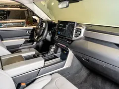 2023 Toyota Sequoia 3.5T, белый — фото 9