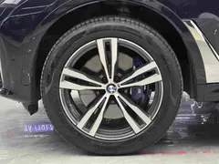 2021 BMW X7 xDrive40i M, чёрный — фото 4