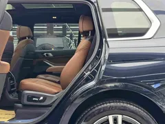 2021 BMW X7 xDrive40i M, чёрный — фото 9