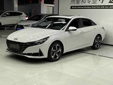 2022 Hyundai Elantra 1.5L CVT LUX Premium