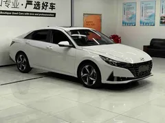 2022 Hyundai Elantra 1.5L CVT LUX Premium, белый — фото 3