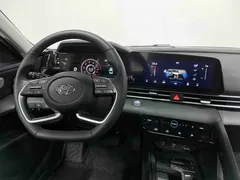 2022 Hyundai Elantra 1.5L CVT LUX Premium, белый — фото 7