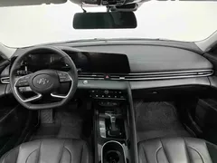 2022 Hyundai Elantra 1.5L CVT LUX Premium, белый — фото 8