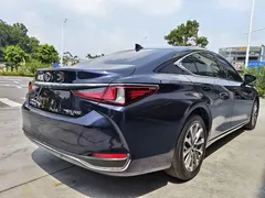 2022 Lexus ES 200, синий — фото 15
