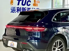 2022 Porsche Macan 2.0T, синий — фото 9