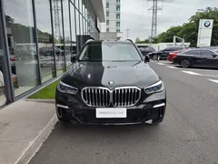 2022 BMW X5 30Li Premium M Sport Package, чёрный — фото 3