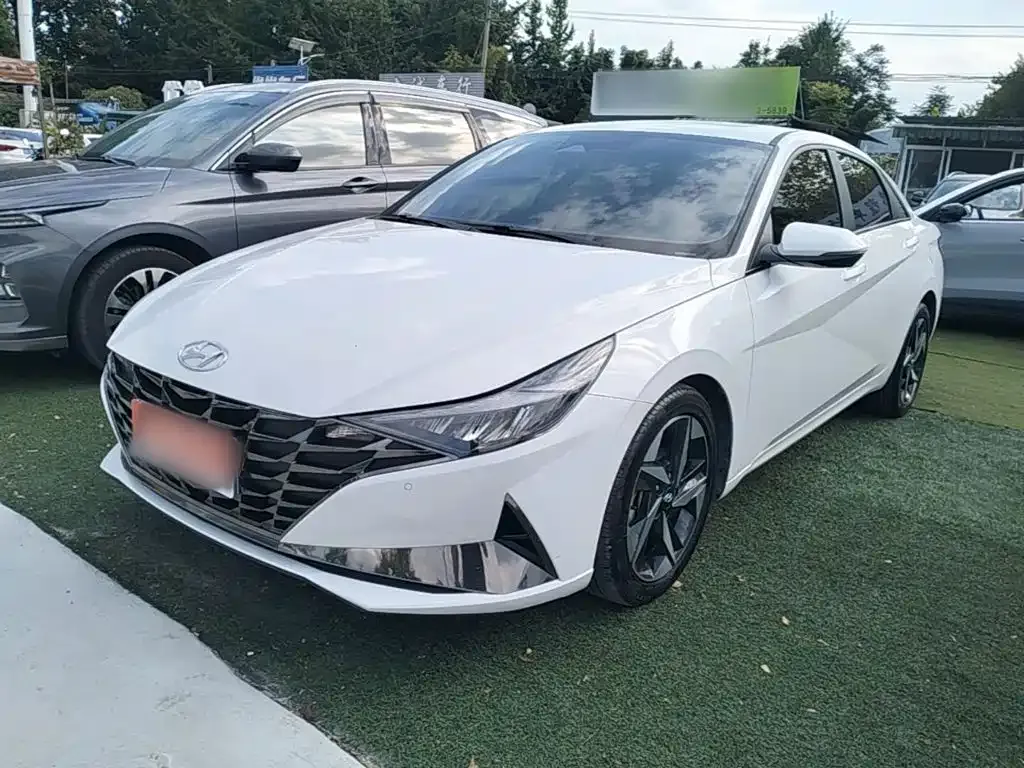 2022 Hyundai Elantra 1.5L CVT LUX Premium