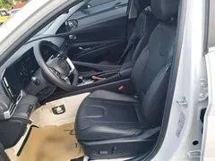 2022 Hyundai Elantra 1.5L CVT LUX Premium, белый — фото 15