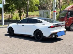 2023 Changan UNI-V 1.5T Sport, белый — фото 4