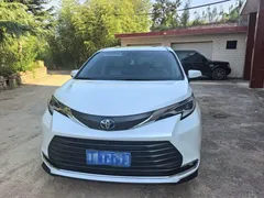 2023 Toyota Sienna 2.5L Hybrid Comfort, белый — фото 1