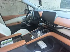 2023 Toyota Sienna 2.5L Hybrid Comfort, белый — фото 6