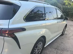 2023 Toyota Sienna 2.5L Hybrid Comfort, белый — фото 8