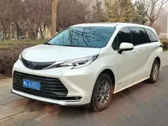 2023 Toyota Sienna 2.5L Hybrid Comfort, белый — фото 9