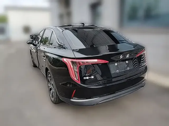 2023 Hongqi E-QM5