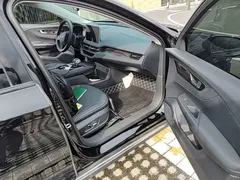 2023 Hongqi E-QM5, чёрный — фото 9