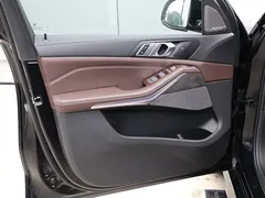 2022 BMW X5 30Li M, чёрный — фото 10