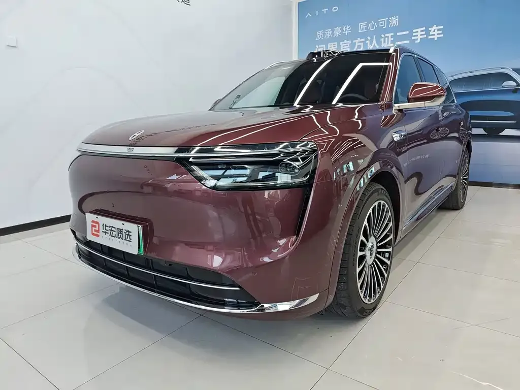 2025 Aito M8 53.4kWh 5 192