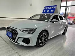 2022 Audi A3L Limousine 35 TFSI, белый — фото 1