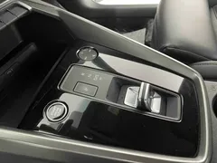 2022 Audi A3L Limousine 35 TFSI, белый — фото 16