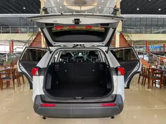 2023 Toyota RAV4 2.0L CVT 2WD, белый — фото 7