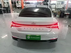 2022 Hyundai Elantra 1.5L CVT LUX Premium, белый — фото 6