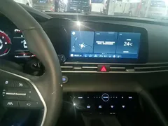 2022 Hyundai Elantra 1.5L CVT LUX Premium, белый — фото 13