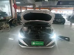 2022 Hyundai Elantra 1.5L CVT LUX Premium, белый — фото 20