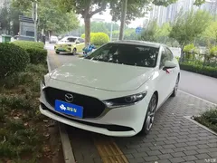 2023 Mazda 3 2.0L, белый — фото 2