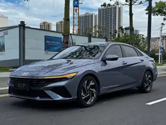 2023 Hyundai Elantra 1.5L CVT LUX Premium, синий — фото 2