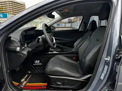 2023 Hyundai Elantra 1.5L CVT LUX Premium, синий — фото 6