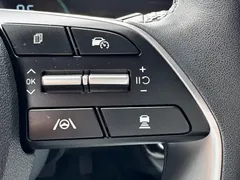 2023 Hyundai Elantra 1.5L CVT LUX Premium, синий — фото 17