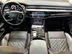 2021 Audi A8L 50 TFSI quattro, чёрный — фото 8