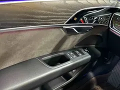 2021 Audi A8L 50 TFSI quattro, чёрный — фото 9