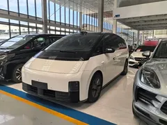 2024 Li Auto MEGA Ultra, белый — фото 1