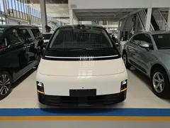 2024 Li Auto MEGA Ultra, белый — фото 3