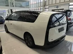 2024 Li Auto MEGA Ultra, белый — фото 5