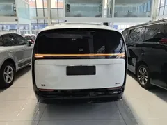 2024 Li Auto MEGA Ultra, белый — фото 6