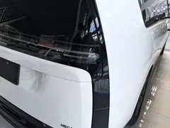 2024 Li Auto MEGA Ultra, белый — фото 8