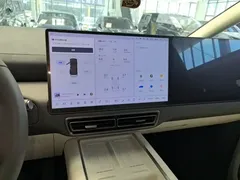 2024 Li Auto MEGA Ultra, белый — фото 13