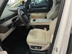 2024 Li Auto MEGA Ultra, белый — фото 15