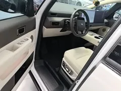 2024 Li Auto MEGA Ultra, белый — фото 16