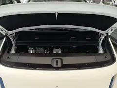 2024 Li Auto MEGA Ultra, белый — фото 20