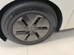 2024 Li Auto MEGA Ultra, белый — фото 23