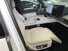 2024 Li Auto MEGA Ultra, белый — фото 25