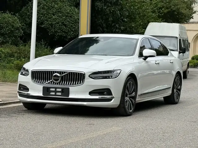2021 Volvo S90