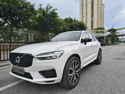2021 Volvo XC60 T8 PHEV Sport