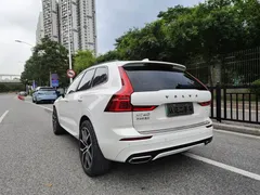 2021 Volvo XC60 T8 PHEV Sport, белый — фото 2