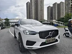 2021 Volvo XC60 T8 PHEV Sport, белый — фото 3