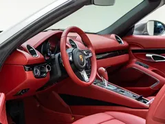 2022 Porsche 718 Boxster T 2.0T — фото 10